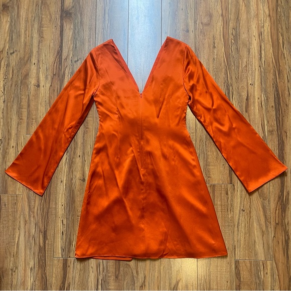 Cinq à Sept Caelan Knot Front Silk Dress in Tangerine Orange Size 00 - Picture 8 of 16